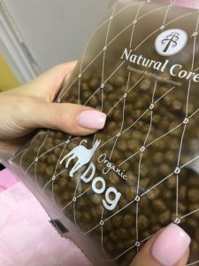 Гранулы корма для собак Natural Core