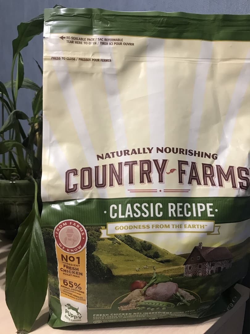 Country snack. Кантри фарм корм для собак. Корм для буллей. Кантри снек корм. Country Farms Classic Recipe.